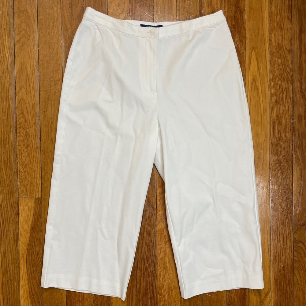 NWOT Charter Club White Cropped Pants Natural Stretch Size 4
